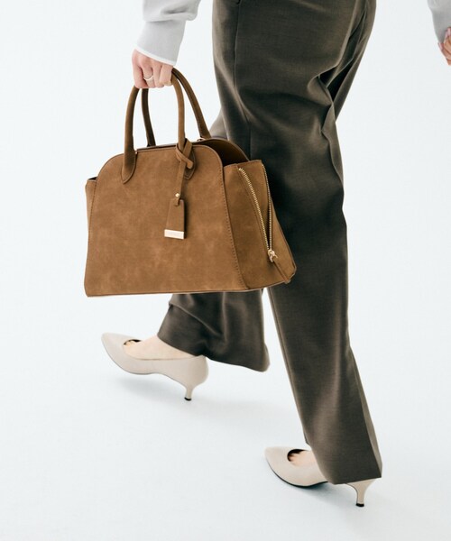 UNTITLED（アンタイトル）の「スエード調ZIPトート（トートバッグ・レディース・キャメル/ライトベージュ・99）」の8枚目の写真