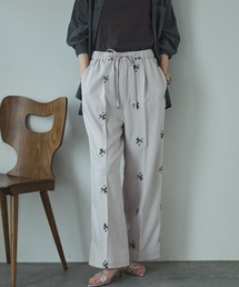 Doux archives | 花柄刺繍センタープレスパンツ(その他パンツ)