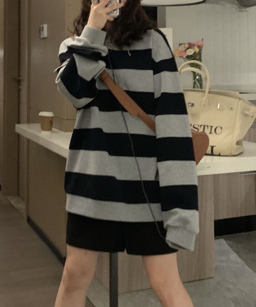 SallyLunn(サリーラン)の「モノトーンボーダートップス(Tシャツ/カットソー・レディース・スミクロ・MEDIUM/LARGE/X-LARGE)」の2枚目の写真