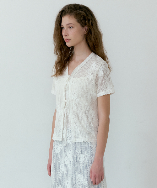 LUCIR ZU(ルシールズ)の「Wildflower Lace cardigan (ivory)(カーディガン/ボレロ・レディース・その他・FREE)」の2枚目の写真