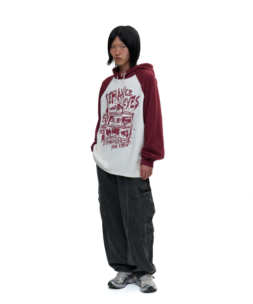 DEFYCLUBROBBERS(ディファイクラブロバース)の「Defiance Eyes reglan Hoodie (2color)(パーカー・レディース・バーガンディー/ブラック・MEDIUM/LARGE)」の5枚目の写真