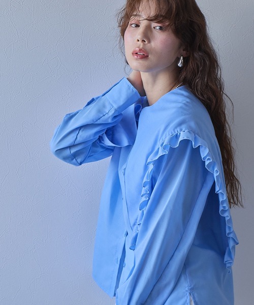 bohmal（ボマール）の「マルチウェイフリルカラーブラウス（シャツ/ブラウス・レディース・ホワイト/ブルー・MEDIUM）」の12枚目の写真