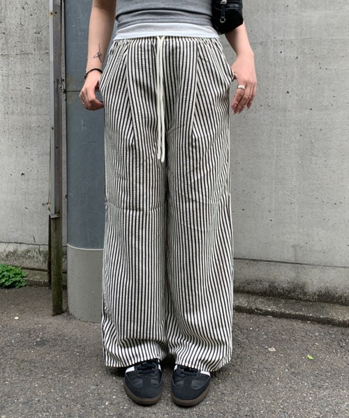 link lot(リンクロット)の「シアサッカーストライプタックイージーパンツ(その他パンツ・メンズ・ネイビー/ベージュ/ブラック・F)」の15枚目の写真