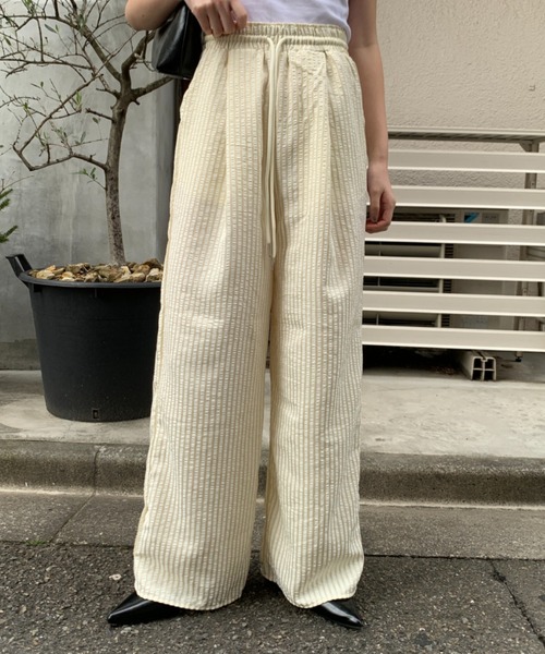 link lot(リンクロット)の「シアサッカーストライプタックイージーパンツ(その他パンツ・メンズ・ネイビー/ベージュ/ブラック・F)」の10枚目の写真