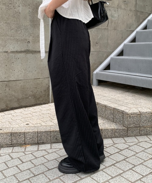 link lot(リンクロット)の「シアサッカーストライプタックイージーパンツ(その他パンツ・メンズ・ネイビー/ベージュ/ブラック・F)」の5枚目の写真