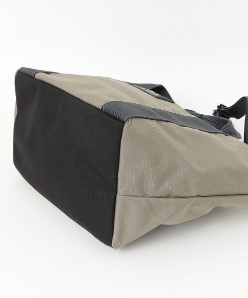 GREGORY（グレゴリー）の「ボートトートS BOAT TOTE S サンドストーム（ショルダーバッグ・メンズ・ベージュ系・ONE SIZE）」の3枚目の写真