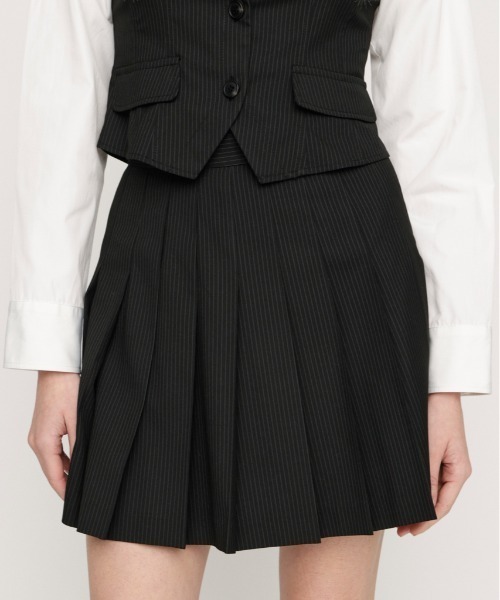 SLY（スライ）の「SIMPLY MINI PLEATS SKORT シンプリーミニプリーツスコート 春服（スカート・レディース・ブラック/グレー・2/1）」の2枚目の写真