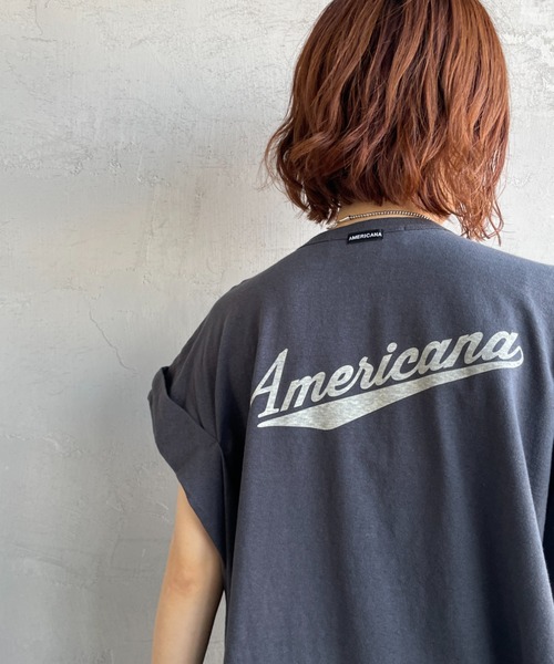 AMERICANA（アメリカーナ）の「【WEB先行予約】[Americana/アメリカーナ] 別注 Americana バックロゴ ラウンドヘムプリントTシャツ（Tシャツ/カットソー・レディース・ブラウン/ホワイト/スミクロ・ONE SIZE）」の6枚目の写真