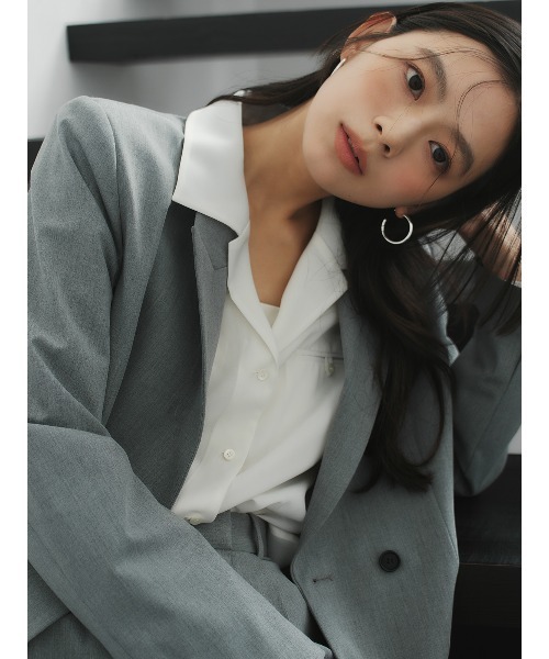 anuans（アニュアンス）の「ピークドラペルダブルジャケット（テーラードジャケット・レディース・ベージュ/ネイビー/グレー・SMALL/MEDIUM）」の11枚目の写真