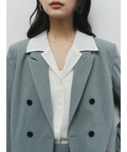 anuans（アニュアンス）の「ピークドラペルダブルジャケット（テーラードジャケット・レディース・ベージュ/ネイビー/グレー・SMALL/MEDIUM）」の16枚目の写真