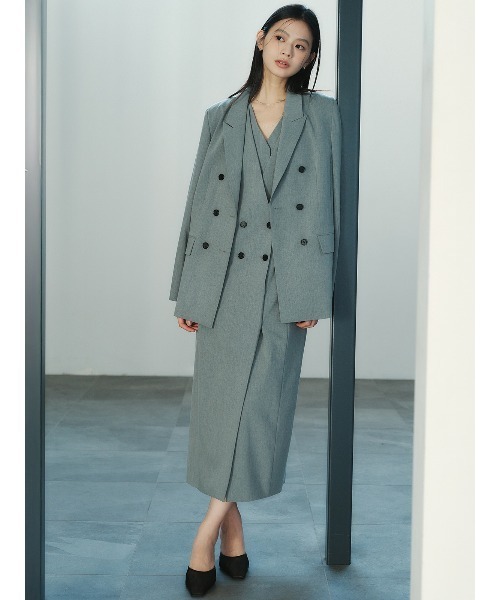 anuans（アニュアンス）の「ピークドラペルダブルジャケット（テーラードジャケット・レディース・ベージュ/ネイビー/グレー・SMALL/MEDIUM）」の12枚目の写真