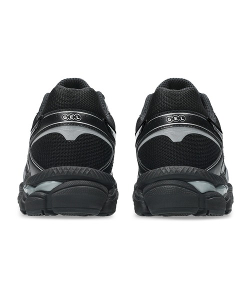 ASICS（アシックス）の「GEL-CUMULUS 16 / ゲルキュムラス 16（スニーカー・メンズ・ブラック×シルバー・26.5/26/29/23.5/27/24/28.5/29.5/25.5/25/23/28/27.5/24.5）」の10枚目の写真