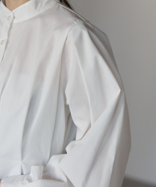 PREFERIR（プレフェリール）の「【きれいめ×体型カバー】ウエストタック  バンドカラー ブラウス/ヒップカバー・長袖（シャツ/ブラウス・レディース・ブラック/オフホワイト/ブルー・FREE）」の17枚目の写真