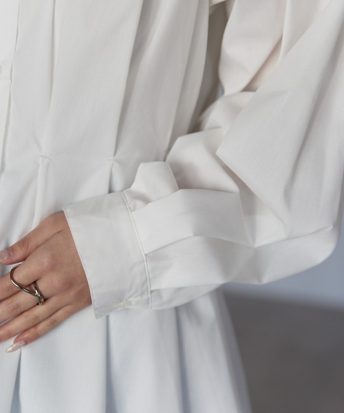 PREFERIR（プレフェリール）の「【きれいめ×体型カバー】ウエストタック  バンドカラー ブラウス/ヒップカバー・長袖（シャツ/ブラウス・レディース・ブラック/オフホワイト/ブルー・FREE）」の18枚目の写真