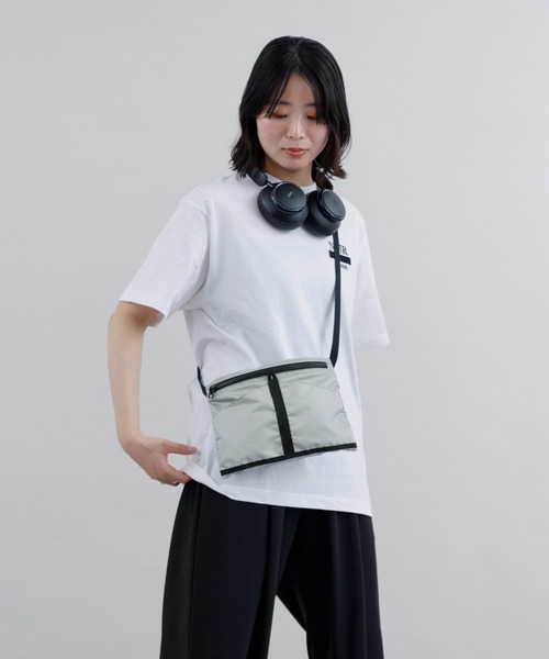 kuros'(クロス)の「【kuros’オリジナル】ダイヤリップサコッシュ 日本製(ショルダーバッグ・メンズ・グレー/ブラック・FREE)」の7枚目の写真