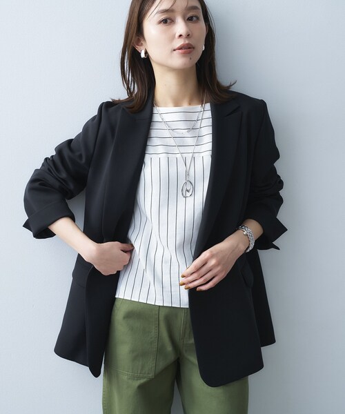 UNTITLED（アンタイトル）の「【洗える/ストレッチ性】ダブルブレストジャケット（テーラードジャケット・レディース・ベージュ/ブラック・50/48/46/44/42/04/03/02/01/00）」の4枚目の写真