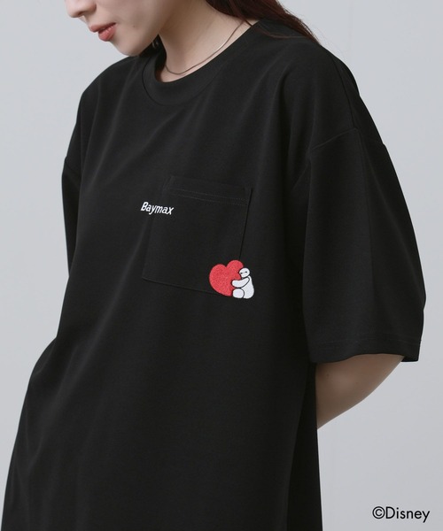 Disney(ディズニー)の「【Disney】ベイマックスポケット刺繍Tシャツ(Tシャツ/カットソー・メンズ・ホワイト/ブラック・XL/L/M/S)」の4枚目の写真