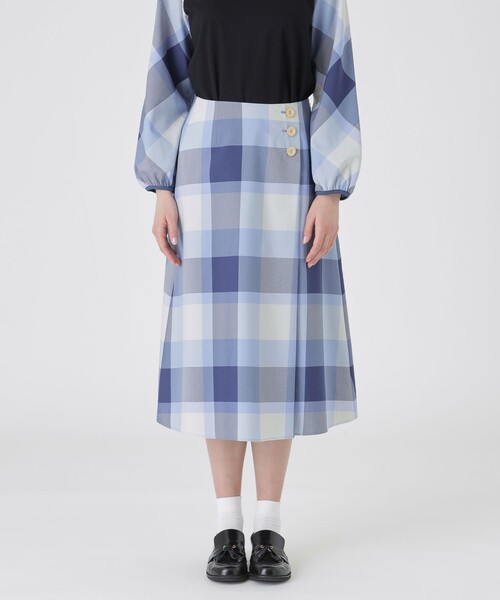 BLUE LABEL CRESTBRIDGE(ブルーレーベルクレストブリッジ)の「クレストブリッジチェックラップ風スカート(スカート・レディース・ブルー系その他2/パープル系その他4・38/36)」の1枚目の写真