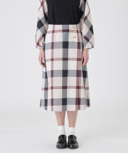 BLUE LABEL CRESTBRIDGE(ブルーレーベルクレストブリッジ)の「クレストブリッジチェックラップ風スカート(スカート・レディース・ブルー系その他2/パープル系その他4・38/36)」の2枚目の写真