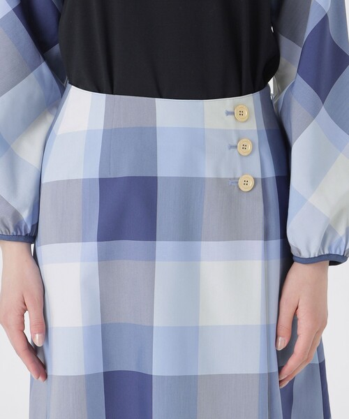 BLUE LABEL CRESTBRIDGE(ブルーレーベルクレストブリッジ)の「クレストブリッジチェックラップ風スカート(スカート・レディース・ブルー系その他2/パープル系その他4・38/36)」の6枚目の写真