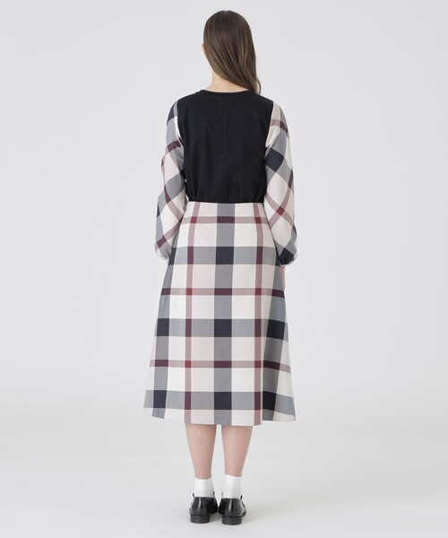 BLUE LABEL CRESTBRIDGE(ブルーレーベルクレストブリッジ)の「クレストブリッジチェックラップ風スカート(スカート・レディース・ブルー系その他2/パープル系その他4・38/36)」の11枚目の写真