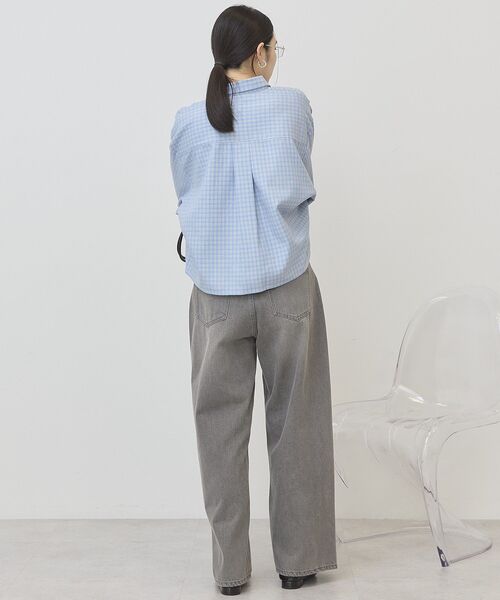 AMERICAN HOLIC(アメリカンホリック)の「ミニチェックショート丈シャツ(シャツ/ブラウス・レディース・アイボリー/サックスブルー・L/M)」の6枚目の写真