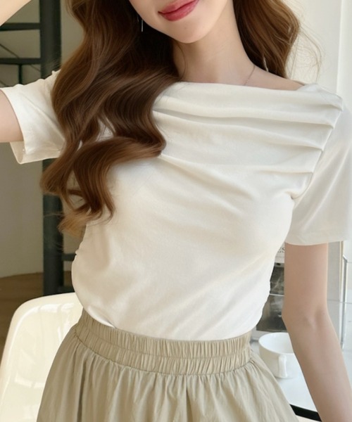 Ada.(エイダ)の「シンプル コンパクト丈 ドレープ オフショルダー トップス(Tシャツ/カットソー・レディース・グレー/ブラック/ホワイト/ピンク・FREE)」の2枚目の写真