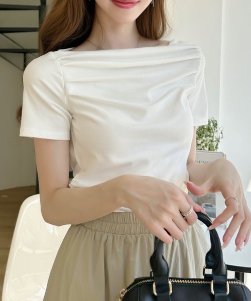 Ada.(エイダ)の「シンプル コンパクト丈 ドレープ オフショルダー トップス(Tシャツ/カットソー・レディース・グレー/ブラック/ホワイト/ピンク・FREE)」の5枚目の写真