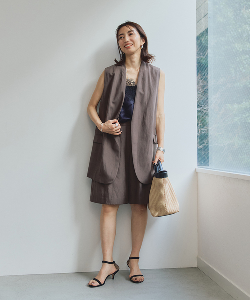 VERMEIL par iena（ヴェルメイユパーイエナ）の「《セットアップ可》Cool Touch リネンジレ（ベスト・レディース・ブラック/ブラウン・FREE）」の16枚目の写真