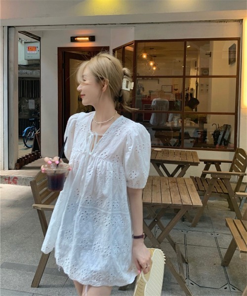 Ritzy（リッツィー）の「パフスリーブ レース 半袖チュニックワンピース（ワンピース・レディース・ホワイト・XL/L/M）」の17枚目の写真