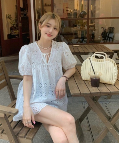 Ritzy（リッツィー）の「パフスリーブ レース 半袖チュニックワンピース（ワンピース・レディース・ホワイト・XL/L/M）」の5枚目の写真
