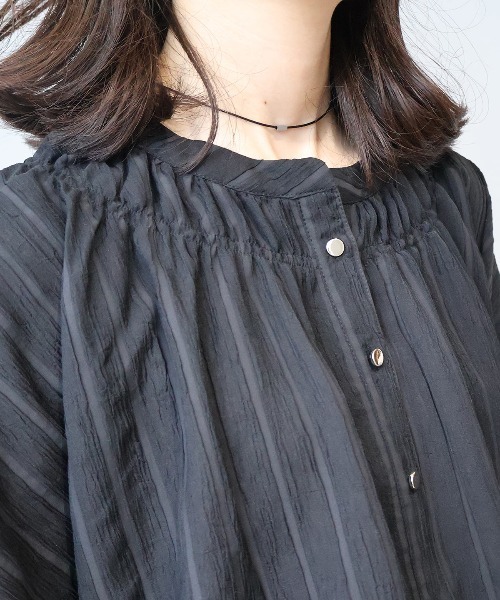 leswel(レスウェル)の「【LL~5L】【WEB/一部店舗限定】ドルマンスリーブブラウス(シャツ/ブラウス・レディース・ブラック/ライトグリーン/ブラウン・LL/3L/4L/5L)」の7枚目の写真