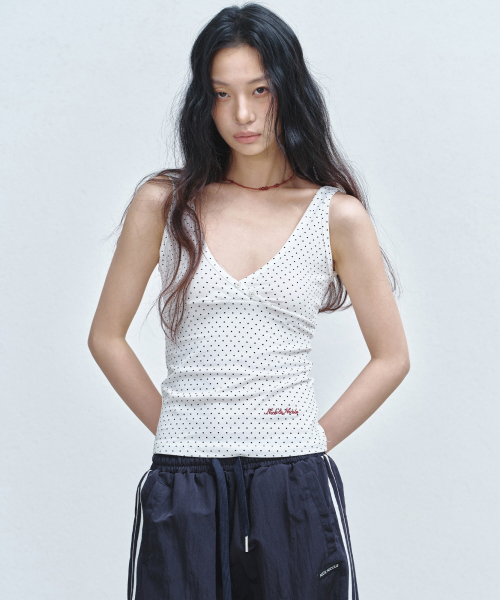 NICK&NICOLE（ニックアンドニコール）の「DOT SLEEVELESS TOP_WHITE（Tシャツ/カットソー・レディース・その他・FREE/MEDIUM/LARGE）」の2枚目の写真