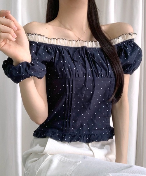 REMUR(レミュール)の「2点セット シュシュ付きドット柄フリルブラウス オフショル(シャツ/ブラウス・レディース・アイボリー/レッド/ネイビー・FREE)」の15枚目の写真