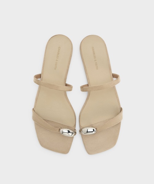 CHARLES & KEITH(チャールズ & キース)の「Raina レイナ トゥリング サンダル(サンダル・レディース・ブラック/ライトベージュ・22.5cm/23cm/23.5cm/24.5cm/25.5cm/25cm)」の13枚目の写真