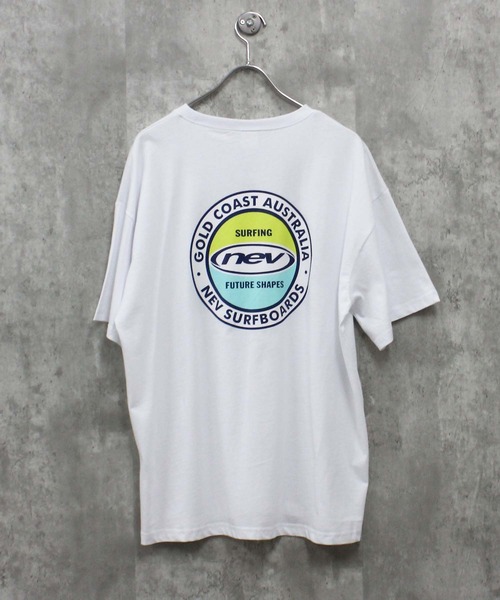NEV(ネブ)の「【NEVSURF】プリントオーバーサイズ 半袖Tシャツ(Tシャツ/カットソー・メンズ・ホワイト系その他/ネイビー/ブルー系その他/オフホワイト/杢グレー/ダークグリーン/グレー系その他/チャコール・L/XL/M)」の3枚目の写真