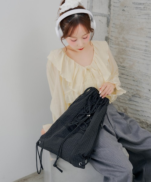 continuer de NICE CLAUP（コンティニューデナイスクラップ）の「【WEB限定】コードナップサック（バックパック/リュック・レディース・カーキ/ブラック/アイボリー/ライトグレー・FREE）」の8枚目の写真