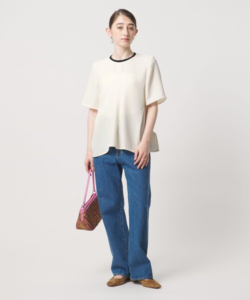 UNITED ARROWS(ユナイテッドアローズ)の「COMFY イレギュラー ヘム ブラウス ‐防汚 UVカット ウォッシャブル‐(シャツ/ブラウス・レディース・ブラック/オフホワイト/ダークグレー・FREE)」の6枚目の写真