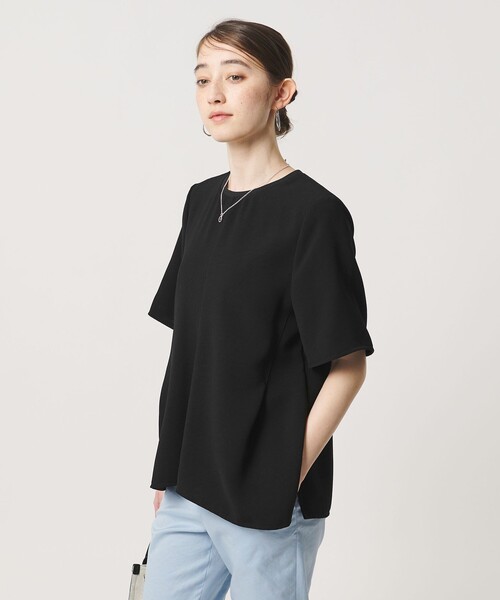 UNITED ARROWS(ユナイテッドアローズ)の「COMFY イレギュラー ヘム ブラウス ‐防汚 UVカット ウォッシャブル‐(シャツ/ブラウス・レディース・ブラック/オフホワイト/ダークグレー・FREE)」の9枚目の写真