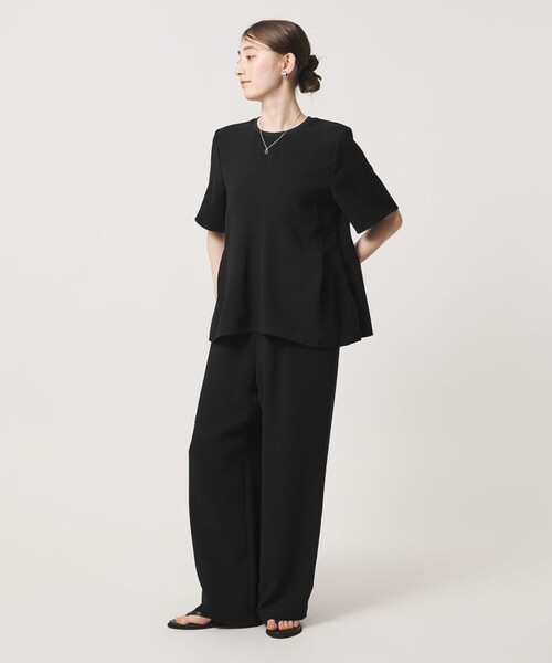 UNITED ARROWS(ユナイテッドアローズ)の「COMFY イレギュラー ヘム ブラウス ‐防汚 UVカット ウォッシャブル‐(シャツ/ブラウス・レディース・ブラック/オフホワイト/ダークグレー・FREE)」の11枚目の写真