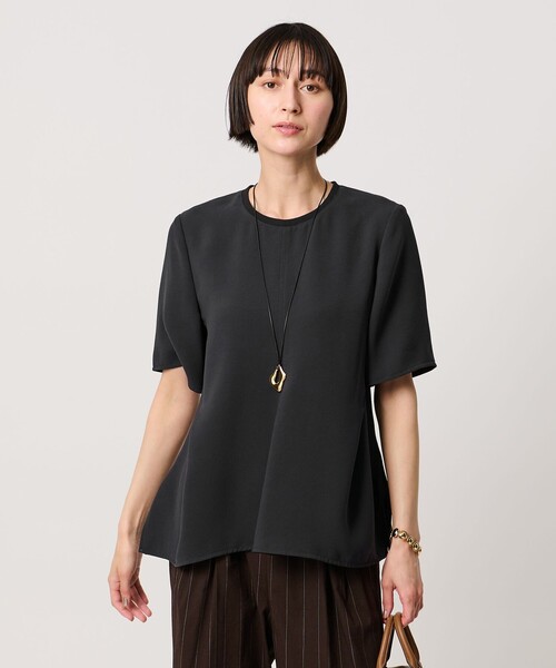 UNITED ARROWS(ユナイテッドアローズ)の「COMFY イレギュラー ヘム ブラウス ‐防汚 UVカット ウォッシャブル‐(シャツ/ブラウス・レディース・ブラック/オフホワイト/ダークグレー・FREE)」の12枚目の写真