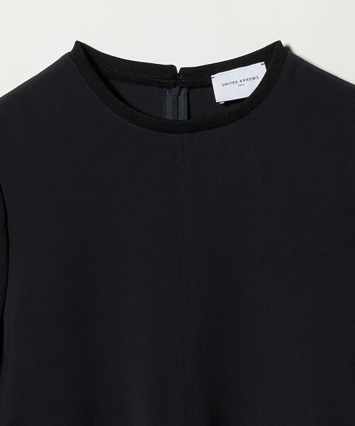 UNITED ARROWS(ユナイテッドアローズ)の「COMFY イレギュラー ヘム ブラウス ‐防汚 UVカット ウォッシャブル‐(シャツ/ブラウス・レディース・ブラック/オフホワイト/ダークグレー・FREE)」の22枚目の写真