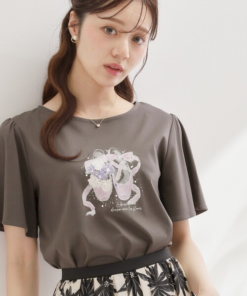 couture brooch（クチュールブローチ）の「【接触冷感・UVカット・洗える】トゥシューズプリントTシャツ（Tシャツ/カットソー・レディース・ピンク系/ライトグレー/オフホワイト/ライトブルー/チャコールグレー・40/42/38/36）」の3枚目の写真