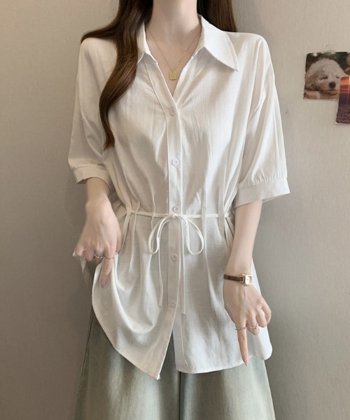 AMAJI(アマジ)の「シャツカラー 半袖 フロントボタン ウエストドローストリング ブラウス(シャツ/ブラウス・レディース・ホワイト/ライトブルー・MEDIUM/LARGE/X-LARGE)」の3枚目の写真