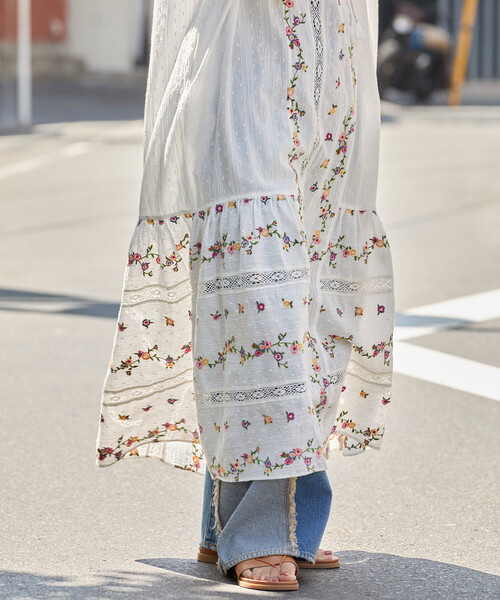 Freada（フリーダ）の「Freada/フリーダ ドビー花刺繍×レースドレス（ワンピース・レディース・ホワイト/ブラック・ONE SIZE）」の5枚目の写真