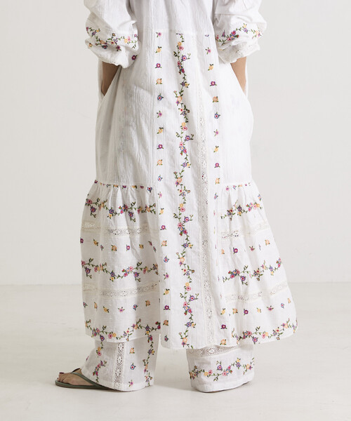Freada（フリーダ）の「Freada/フリーダ ドビー花刺繍×レースドレス（ワンピース・レディース・ホワイト/ブラック・ONE SIZE）」の9枚目の写真