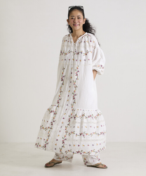 Freada（フリーダ）の「Freada/フリーダ ドビー花刺繍×レースドレス（ワンピース・レディース・ホワイト/ブラック・ONE SIZE）」の10枚目の写真