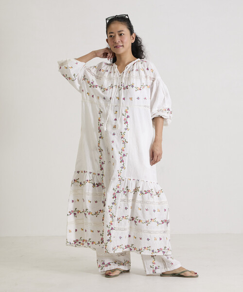 Freada（フリーダ）の「Freada/フリーダ ドビー花刺繍×レースドレス（ワンピース・レディース・ホワイト/ブラック・ONE SIZE）」の13枚目の写真