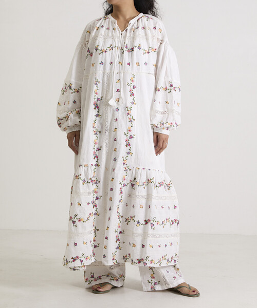 Freada（フリーダ）の「Freada/フリーダ ドビー花刺繍×レースドレス（ワンピース・レディース・ホワイト/ブラック・ONE SIZE）」の15枚目の写真