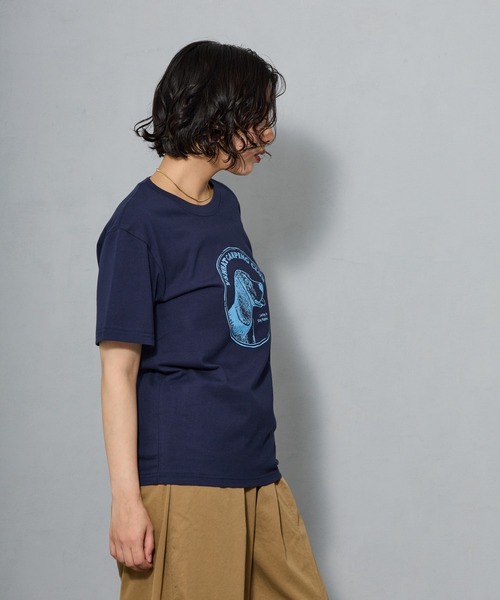 aremoi(アレモイ)の「ヴィンテージライク ドッググラフィック クルーネックTシャツ(Tシャツ/カットソー・レディース・ネイビー・SMALL/MEDIUM/LARGE)」の13枚目の写真